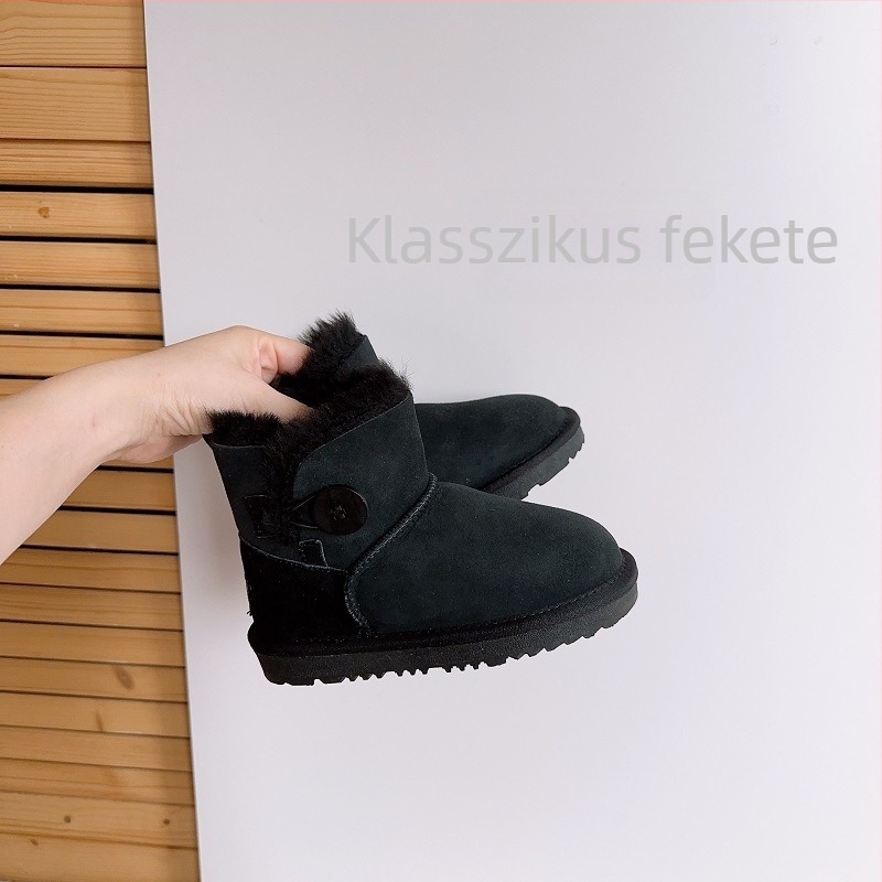 Uniszex juhbőr szőrme belsővel készült hócsizma, fa csattal, rövid bőr felső