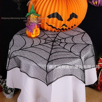 Kerek Halloween asztalterítő, fekete pókháló minta, geometriai design, modern minimalista stílus