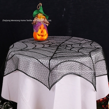 Kerek Halloween asztalterítő, fekete pókháló minta, geometriai design, modern minimalista stílus