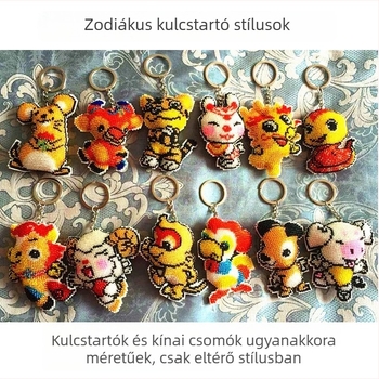Autóba való kulcstartó keresztszemes gyöngyökkel, kartun motívummal