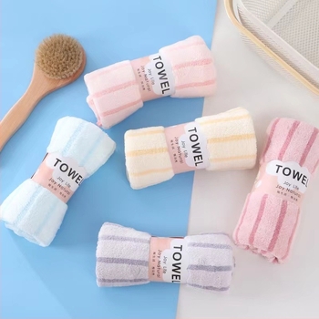 Korall fleece törölközők, 5 darabos készlet, 150D, hímzett szegély, tömeg több mint 200 g, arc- és testtörölköző