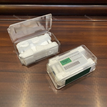 Átlátszó óratartó doboz flip-dizájnnal, modell RLX007, PET műanyag, összekapcsolt flip csomagolás, ajándék- és ékszercsomagoláshoz.