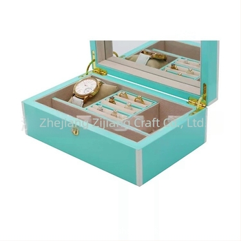 Fából készült ékszerdoboz pianólakkozott felülettel | ilogpro JEW0115 | csomagoló doboz | ékszercsomagolás