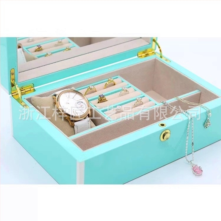 Fából készült ékszerdoboz pianólakkozott felülettel | ilogpro JEW0115 | csomagoló doboz | ékszercsomagolás