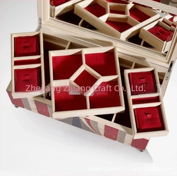 Fából készült ékszerdoboz pianó lakkozott felülettel, parkett mintával – JEW0528, ilogpro