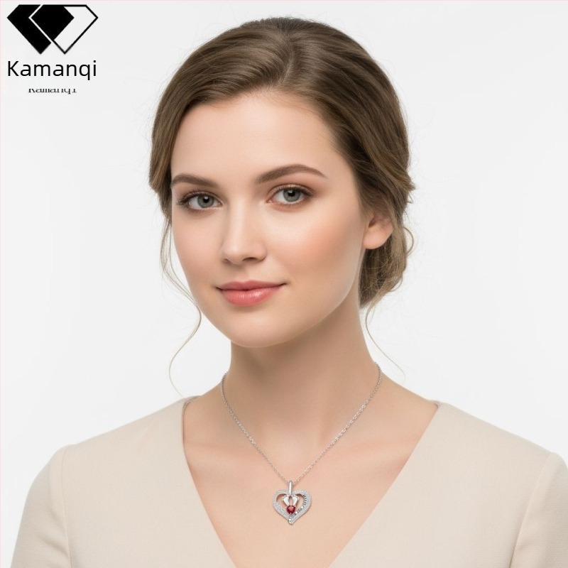 Szív alakú medálos nyaklánc réz és cirkóniával, keresztes lánccal, 41–50 cm hosszú