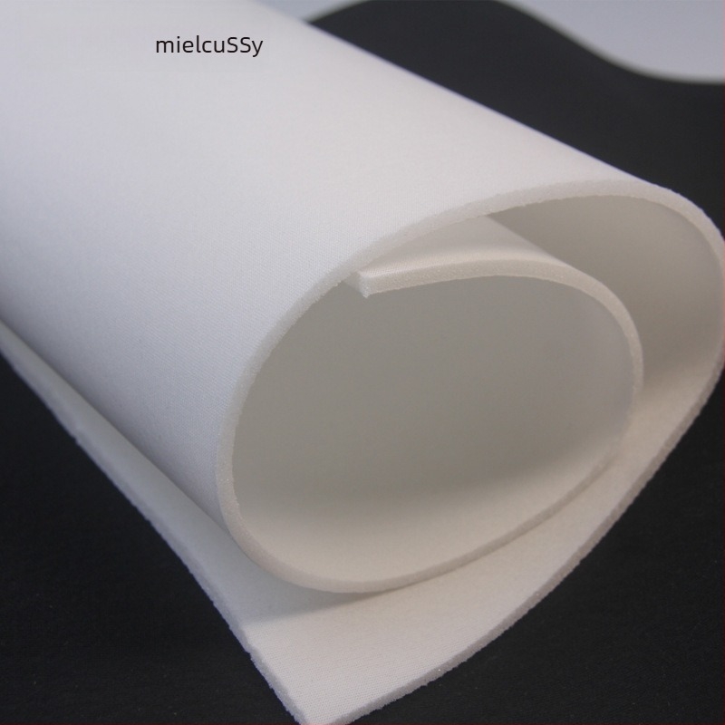 Egydarabos mellkasbetét strapless tophoz, szivacsból készült pohár- és mellkasbetét, fekete-fehér szivacs, DIY kiegészítő