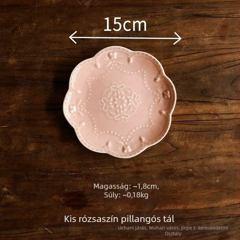 Porcelános tányér kemencés mázzal, csíkos mintázat, csipkézett forma, könnyed luxus retro stílus