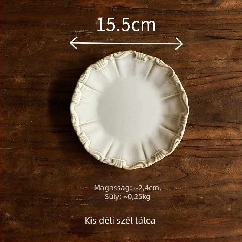 Porcelános tányér kemencés mázzal, csíkos mintázat, csipkézett forma, könnyed luxus retro stílus