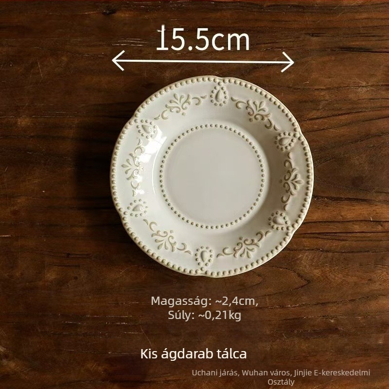 Porcelános tányér kemencés mázzal, csíkos mintázat, csipkézett forma, könnyed luxus retro stílus