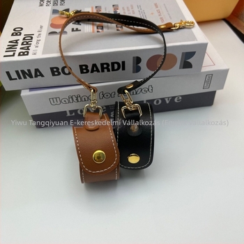 Bőr tároló klipsz sálakhoz, modell 01, összecsukható, modern minimalista stílus