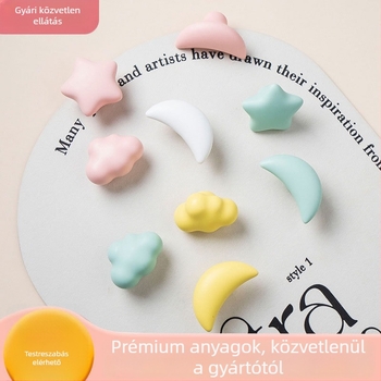 Gyermekeknek szóló kerámiás fogantyú szekrényajtókhoz felhő motívummal, matt felület, több színű kivitel
