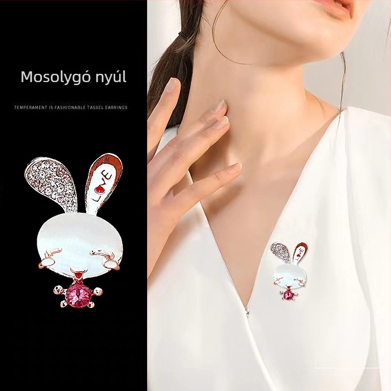 Brooch nyuszmotívummal, Li Xiang ötvözet, női stílus, aranyos dizájn, állatmotívum, elektroplakolás, multifunkcionális kiegészítő