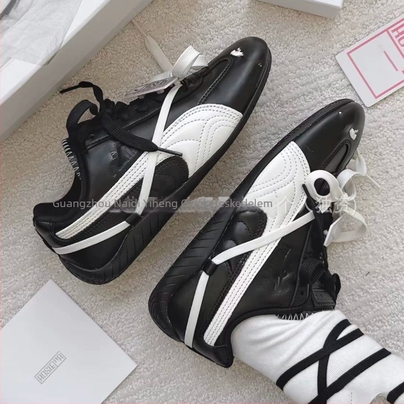 Uniszex sportcipő velúr felsőrésszel, gumírozott talppal, lélegző, könnyű, elöl fűzőzárás