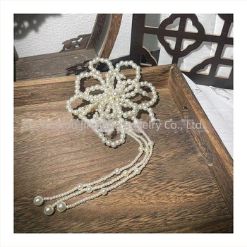 Kézzel készített fejfedő mesterséges gyöngyökkel, Ball Head stílusú hajfedő, Duckbill csattal, retro nemzeti stílus