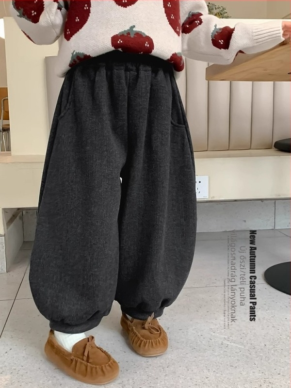 Lányoknak készült téli fleece nadrág, casual stílus, elasztikus derék, poliészter 77%, 3–8 éveseknek