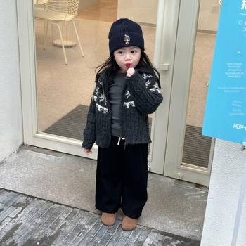 Gyerekeknek szóló kardigán cipzárral és gallérral, csíkos kötött, hosszú ujjú, alpaka gyapjú és 45% akril keverék, lágyított, enzimes mosással készült anyag, megfelelő téli, tavaszi és őszi szezonokra