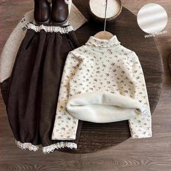 Lányoknak készült fleeces belsővel ellátott, magas nyakú, hosszú ujjú felső, őszi-téli 2025, 85% pamut, lágy felület, 3–8 éveseknek (100–140 cm)