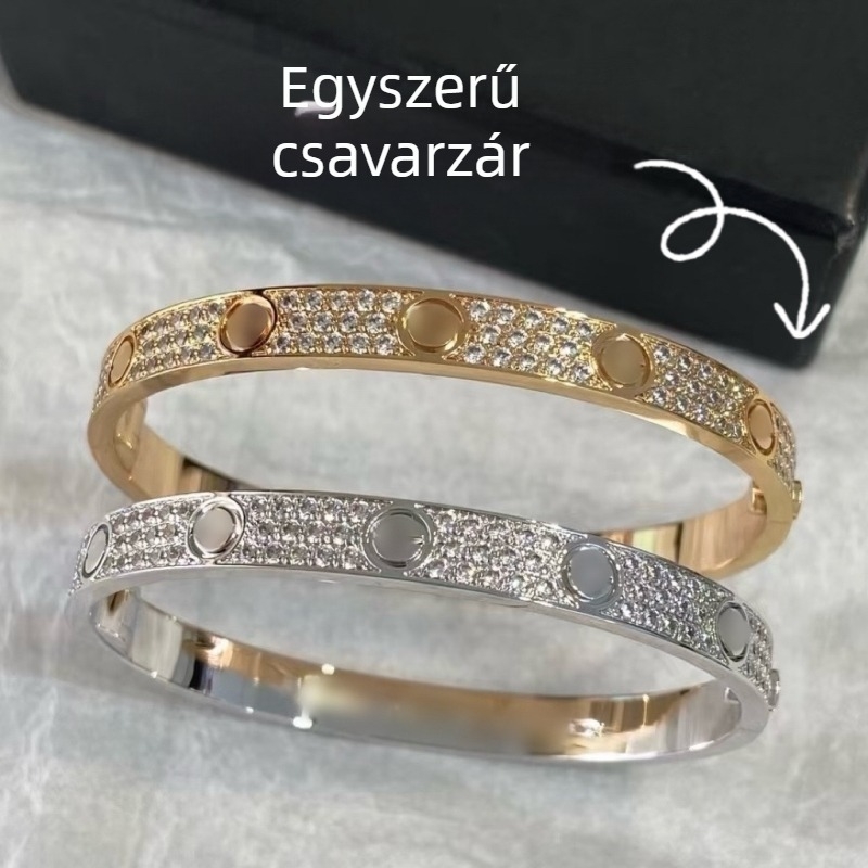 V Gold Love karkötő széles verzió, csavaros zár, 18K bevonat, csillag motívum, gyémántos megmunkálás, 30 g
