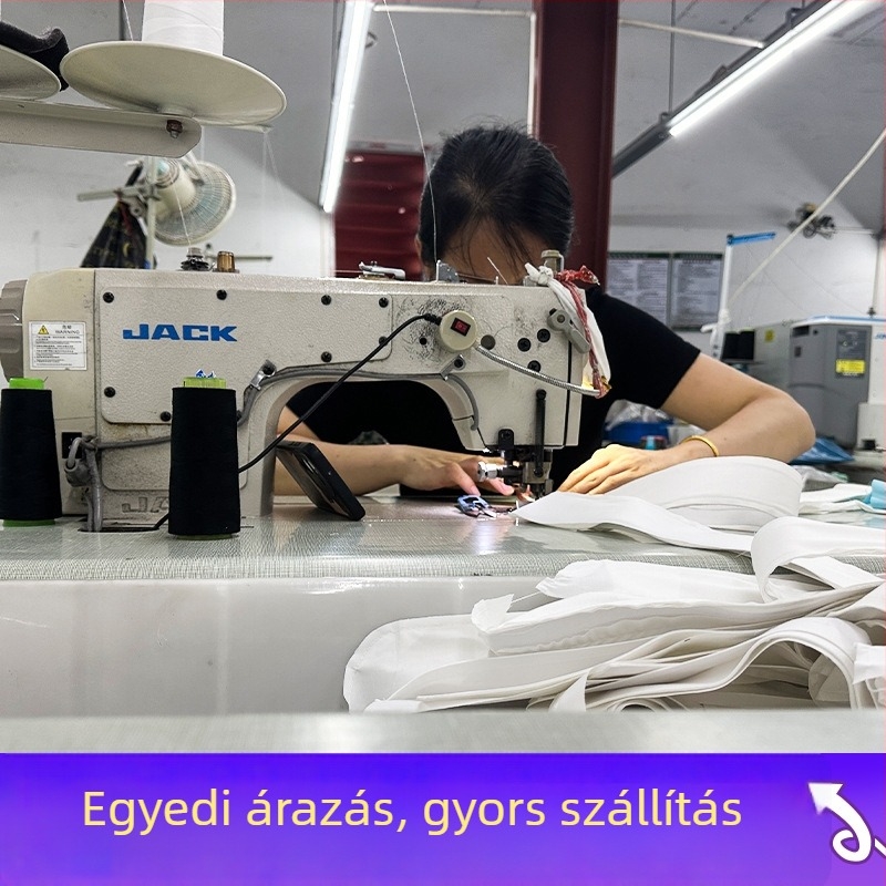 Férfi slim-fit hosszú ujjú ing, könnyed luxus stílus, flockolt betűs hímzés