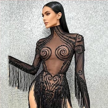 Latin táncruha strasszokkal és tassel-lal, aszimmetrikus széle, hálószövésű anyag 95% feletti elasztánnal; sötét street-style színpadi jelmez