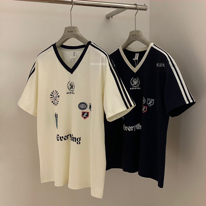 WGWE pamutból készült T-shirt V-nyakú, lazán szabott, rövid ujjú, szöveges nyomtatás