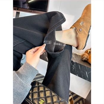 Flared farmernadrág denimből fleece béléssel, magas derekú, vastag anyagú, téli modell 2025