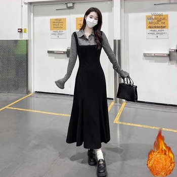 Ruhát két részes illuzórikus dizájn, kapucnival, gallér polo, hosszú ujjú, középméretű hosszúságú hálószövet