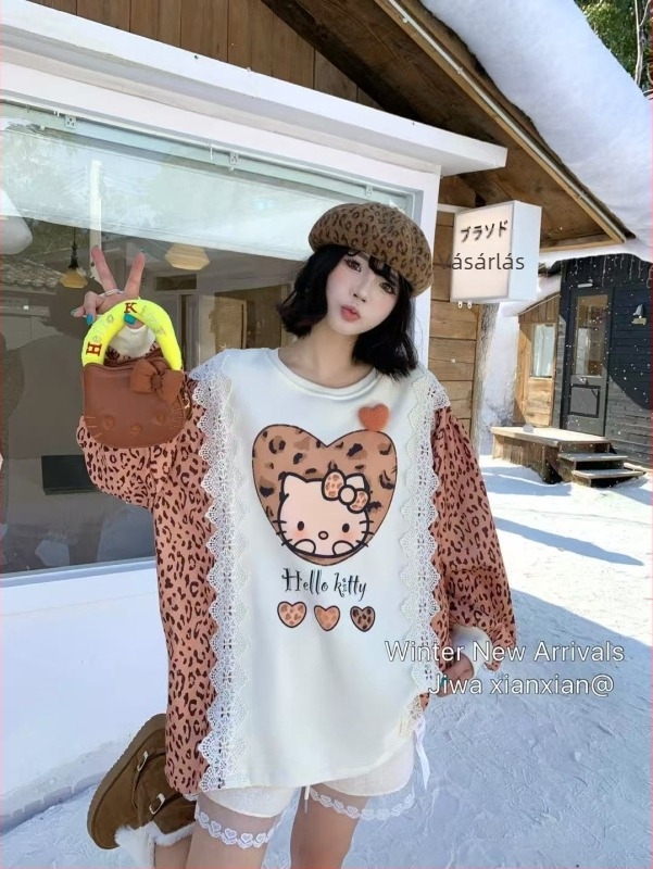 Leopárdmintás kapucnis pulóver csipkével díszített, pamut-poliészter keverék, kerek nyakú, hosszú ujjú, laza vonal, téli 2025