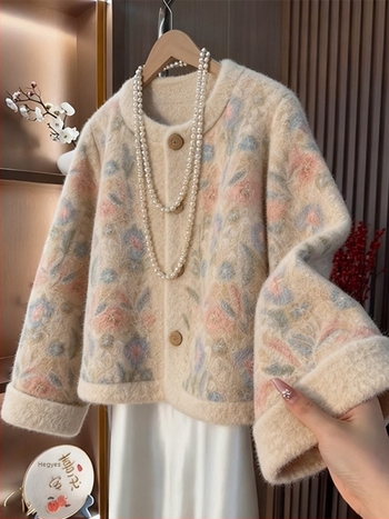 Női kínai stílusú dzseki pamut-poliészter keverékből, polo gallér, laza szabás, egy soros gombolás, ősz 2025