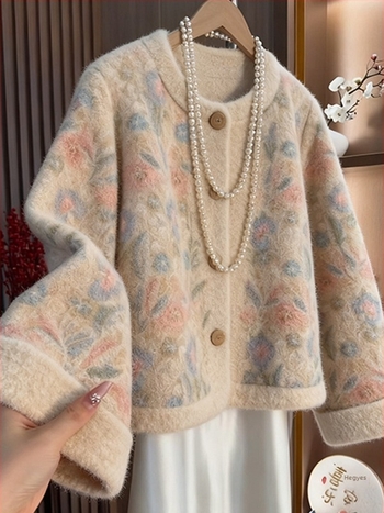 Női kínai stílusú dzseki pamut-poliészter keverékből, polo gallér, laza szabás, egy soros gombolás, ősz 2025