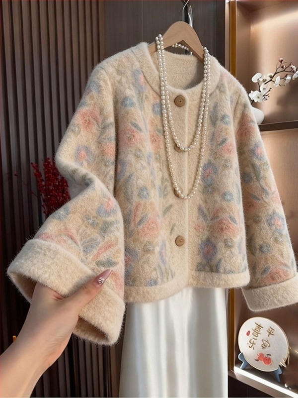 Női kínai stílusú dzseki pamut-poliészter keverékből, polo gallér, laza szabás, egy soros gombolás, ősz 2025