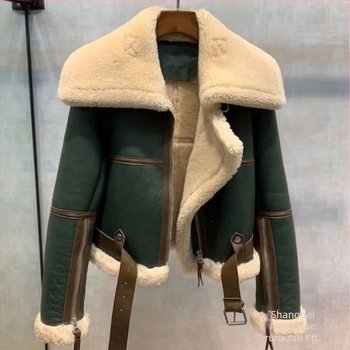 Női motoros kabát műszőrmeből, rövid fazon, polo gallér, téli 2025, imitált shearling