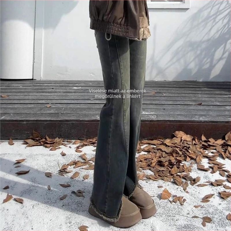 Cement szürke női farmernadrág nyers széle és hasításos kivitelben, bootcut szabású, magas derekú, rugalmas, plusz méret, tavasz–ősz