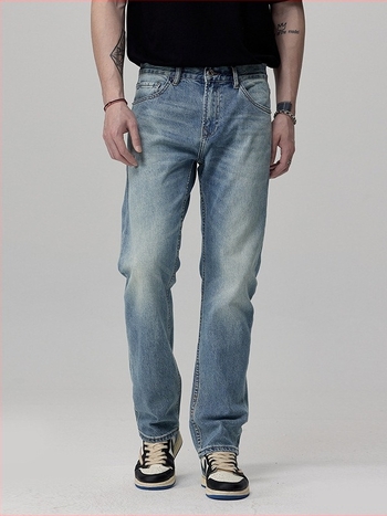 Férfi egyenes szárú farmer, középmagas derék, mosott farmer, 92% pamut, gombos zárás