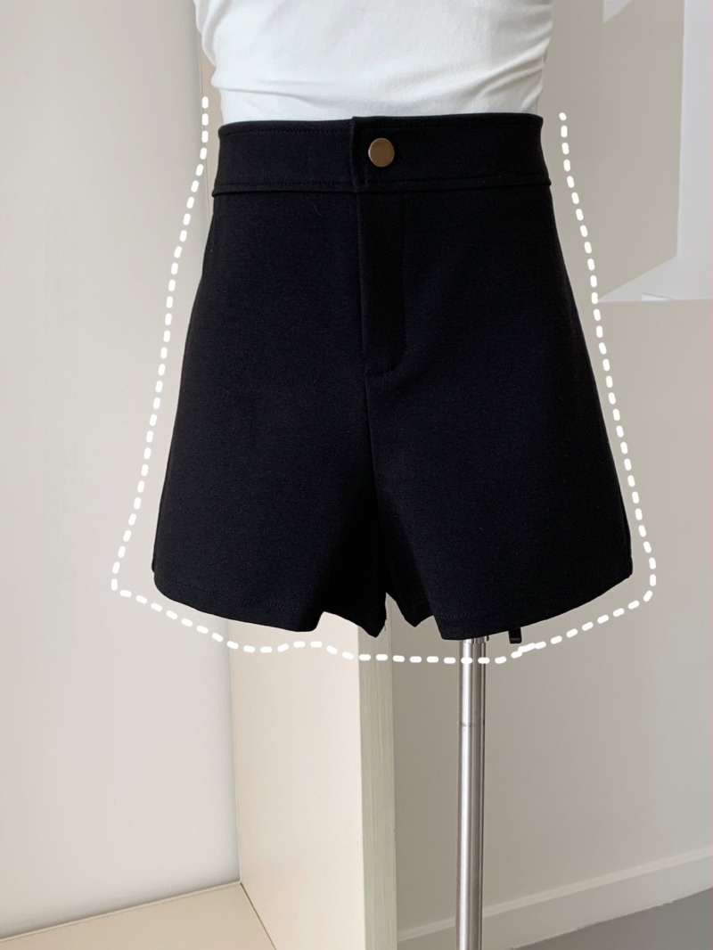 Női nyári magas derekú casual rövidnadrág, pamut anyag, fő anyag tartalom 50–70%, közepes sűrűség