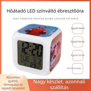 LED ébresztőóra – négyzetes, csendes, világító kijelző, heti kijelzés, elemmel működik, műanyag tokozás, testreszabható