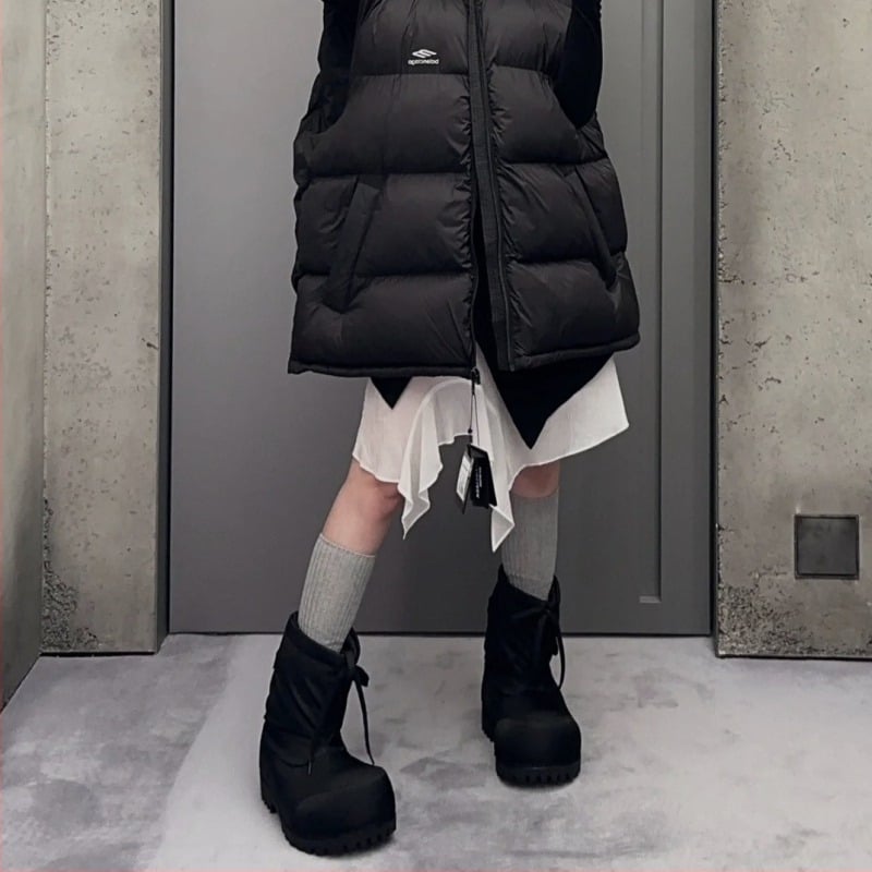 Női téli csizma - fleece bélés, PU felsőrész, gumitalp, középmagas fazon, kerek orr, magasságot növelő