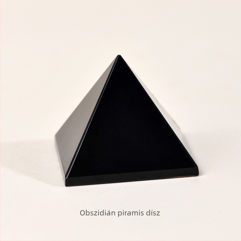 Obszidián piramis dísz négy isteni vad motívummal; Anyag: Obszidián; Eredet: Lianyungang Donghai County; Dizájn: piramis