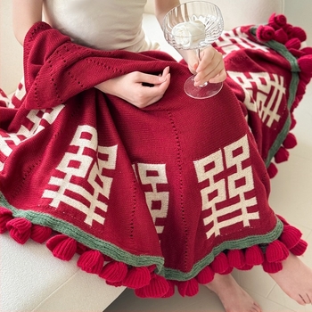 Kötött takaró kettős boldogság rózsa csokor motívummal esküvőre és eljegyzésre; sál-stílusú takaró; modern minimalista dizájn