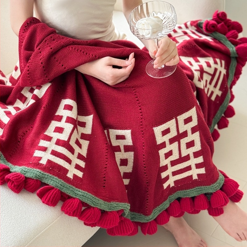 Kötött takaró kettős boldogság rózsa csokor motívummal esküvőre és eljegyzésre; sál-stílusú takaró; modern minimalista dizájn