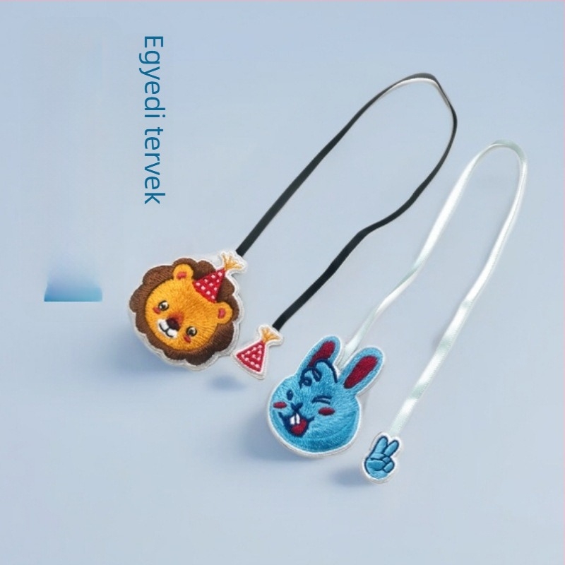 Textilt könyvjelző hímzett, poliészter, rajzfilm/anime minta, modern letisztult stílus, kész termék, másik hímzési típus