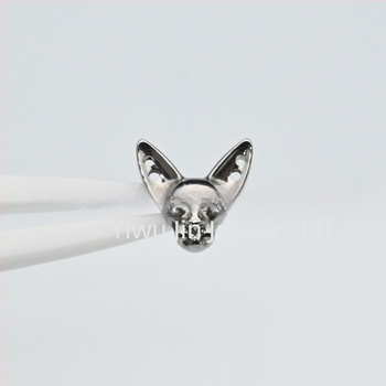 Ajak stud fülbevaló – Titán ötvözet, Sphynx macska design, macska fej motívum, mikro beállítás, uniszex punk