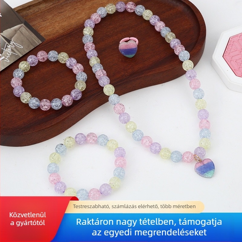 Gyerekeknek szóló ékszerszett (karkötő, nyaklánc, gyűrű) barack-szív motívummal, műanyag/gyanta, kézműves kivitel, vékony lánccal.