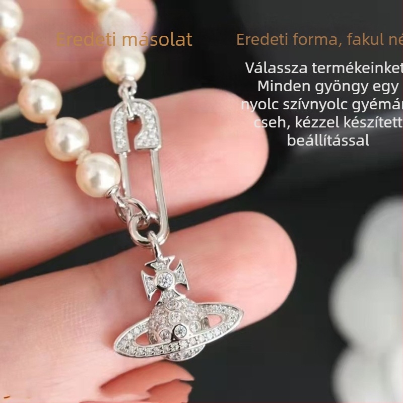 Gyöngyös nyaklánc csillag alakú medállal; réz, elektroplattolás, kevert ásványok beépítésével