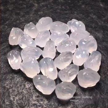 Medálos nyaklánc - Nyúl alakú agátból, Szobrászati folyamat, Természetes ékkő, VVS tisztaság