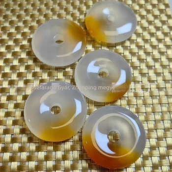 Achalcedon Béke medál, polírozott, természetes kő, SI2 átláthatóság