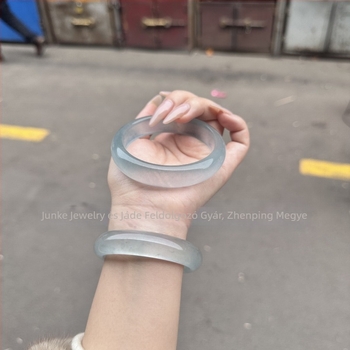 Kvarcitból készült karkötő, Geometriai forma, Csiszolt felület, Természetes anyag, egyedi csomagolás