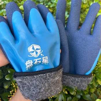 Kasmír fleece téli munkavédelmi kesztyűk, vízállóak és -38°C-ig hőállók gumírozott bevonattal a biztonságért; ideális építőipar, logisztika és autójavítás számára