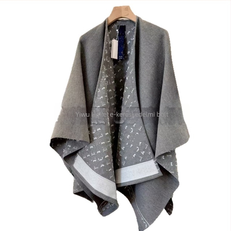 Női sál-kabát, reverszibilis, vastagított műkasmír, jacquard szövés, geometriai mintázat, téli viselet